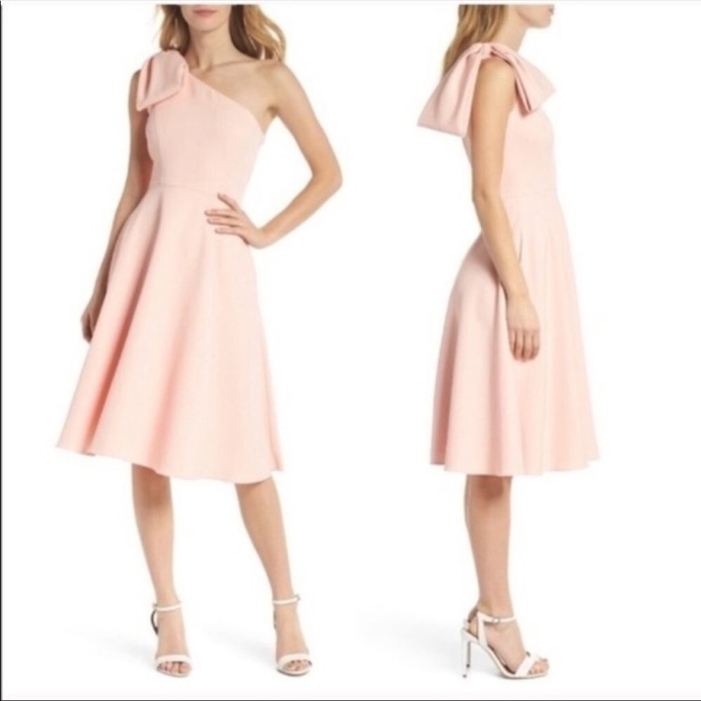 Gal Meets Glam one shoulder dress with bow